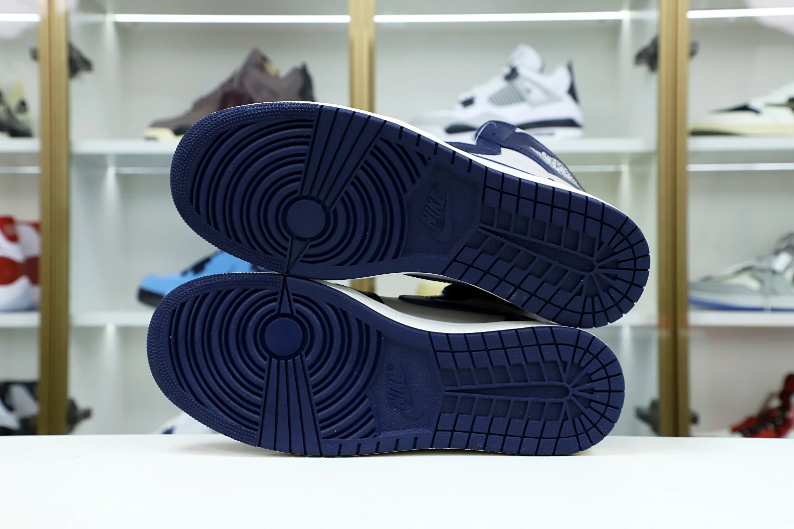 ModernLook Kimikick Jordan Air Jordan 1 high 1909