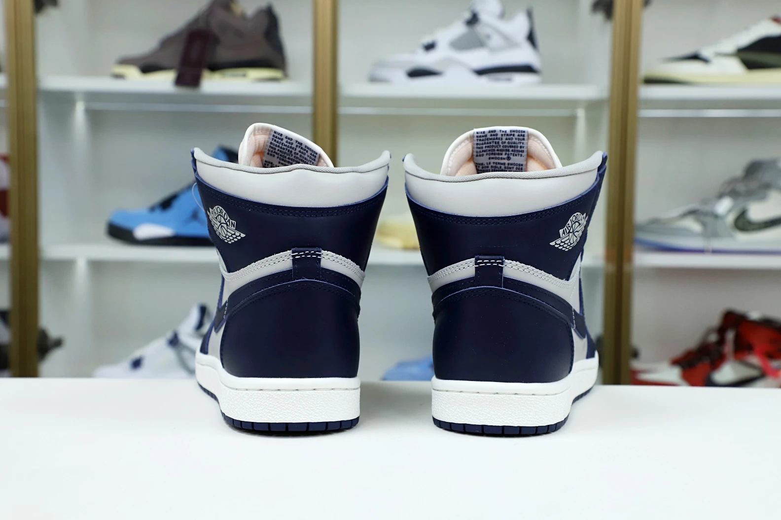 ModernLook Kimikick Jordan Air Jordan 1 high 1909
