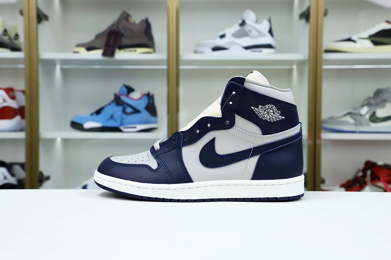 ModernLook Kimikick Jordan Air Jordan 1 high 1909
