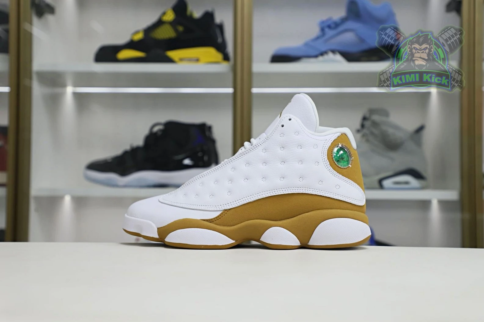 ModernLook Kimikick Jordan Air Jordan 1896