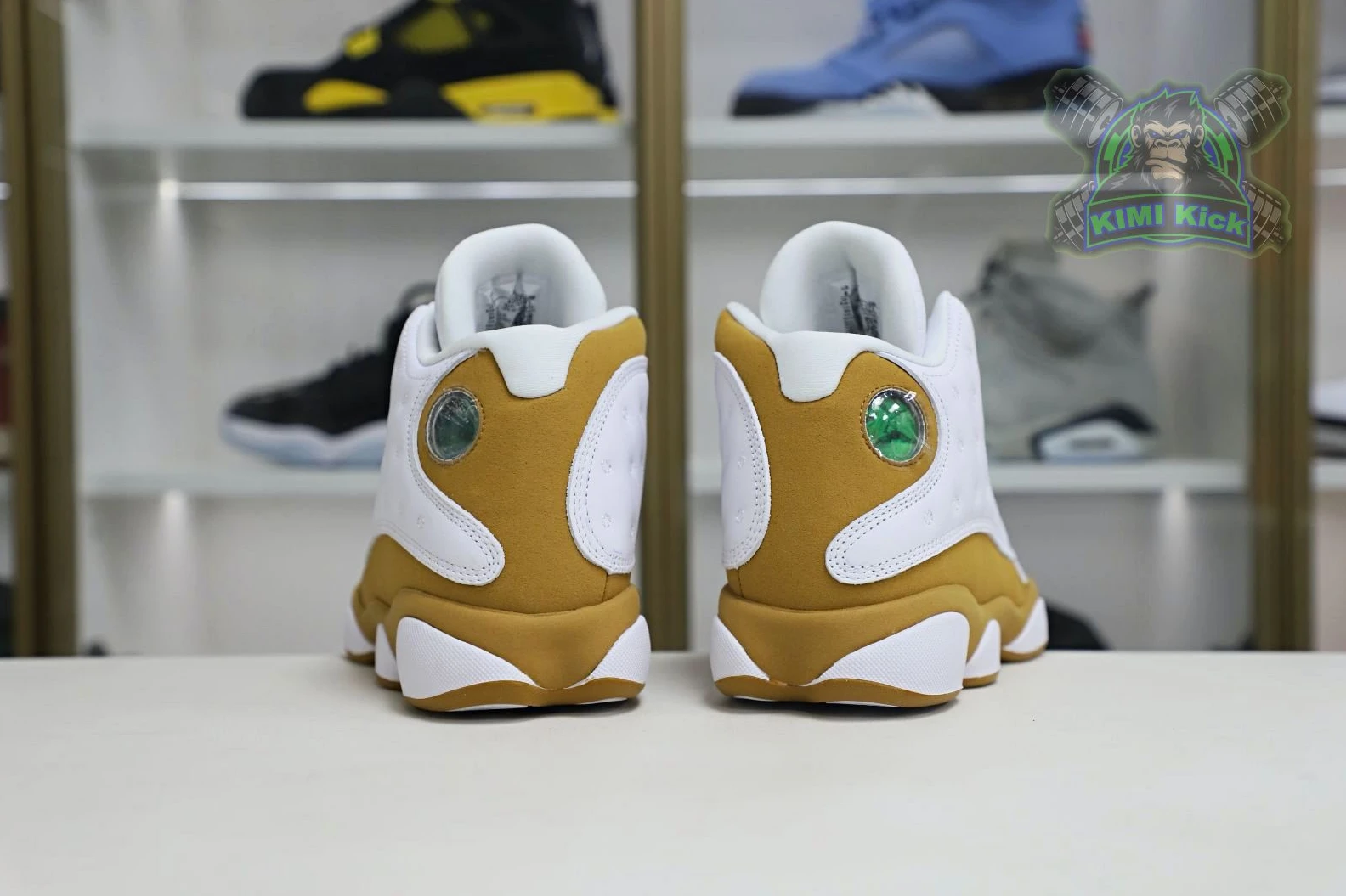 ModernLook Kimikick Jordan Air Jordan 1896