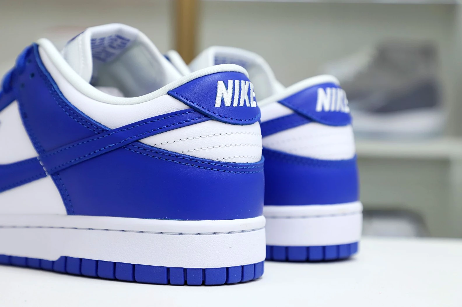 ModernLook Kimikick Nike Dunk Low  Kentucky 3500