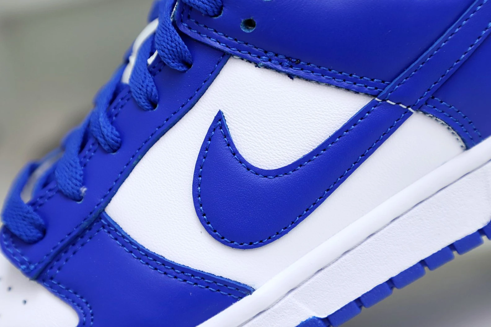 ModernLook Kimikick Nike Dunk Low  Kentucky 3500