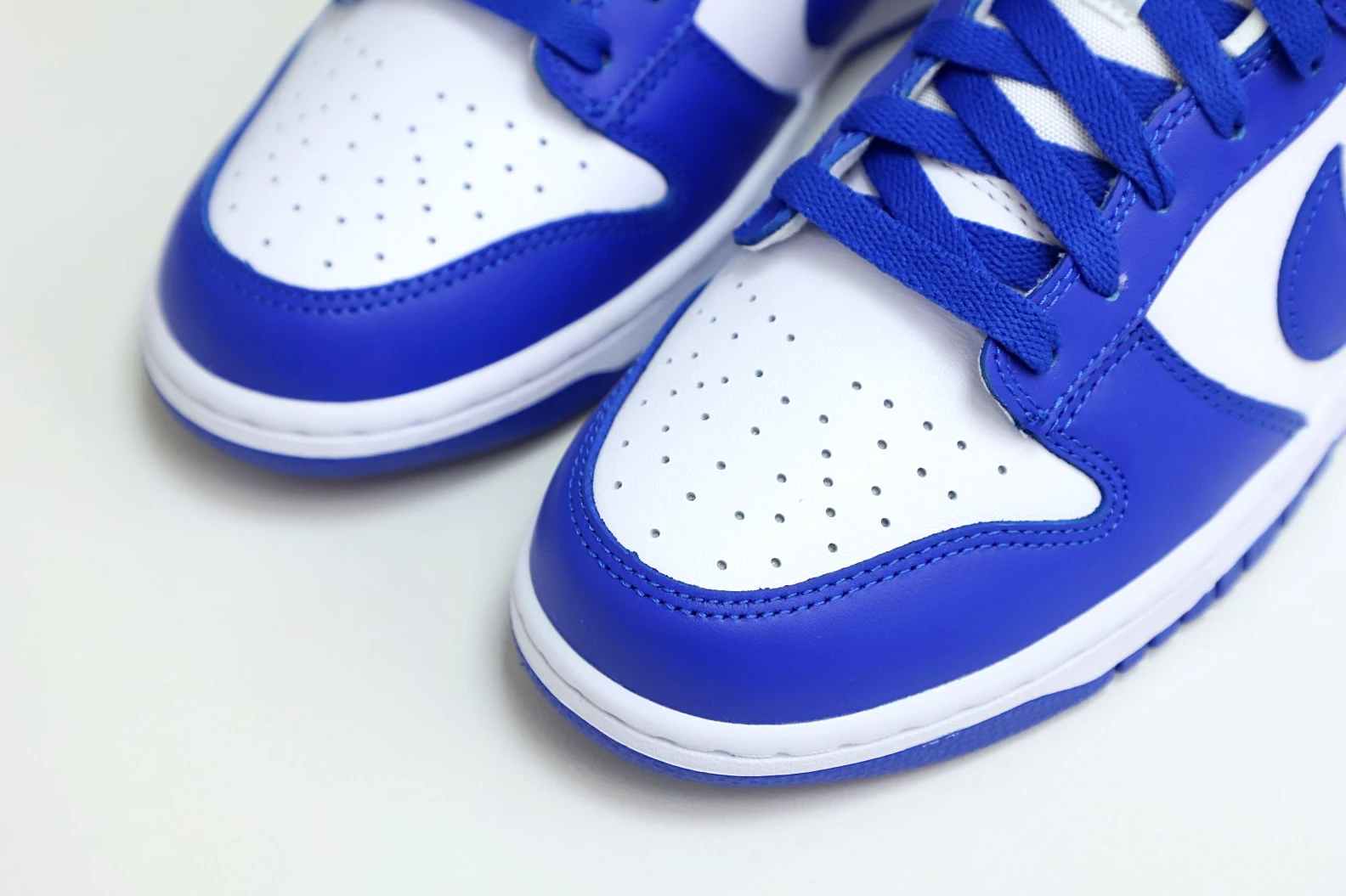 ModernLook Kimikick Nike Dunk Low  Kentucky 3500