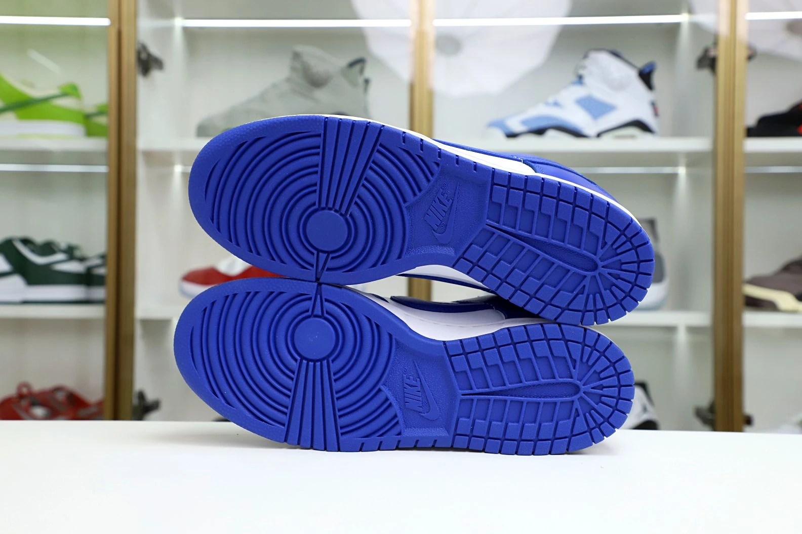 ModernLook Kimikick Nike Dunk Low  Kentucky 3500