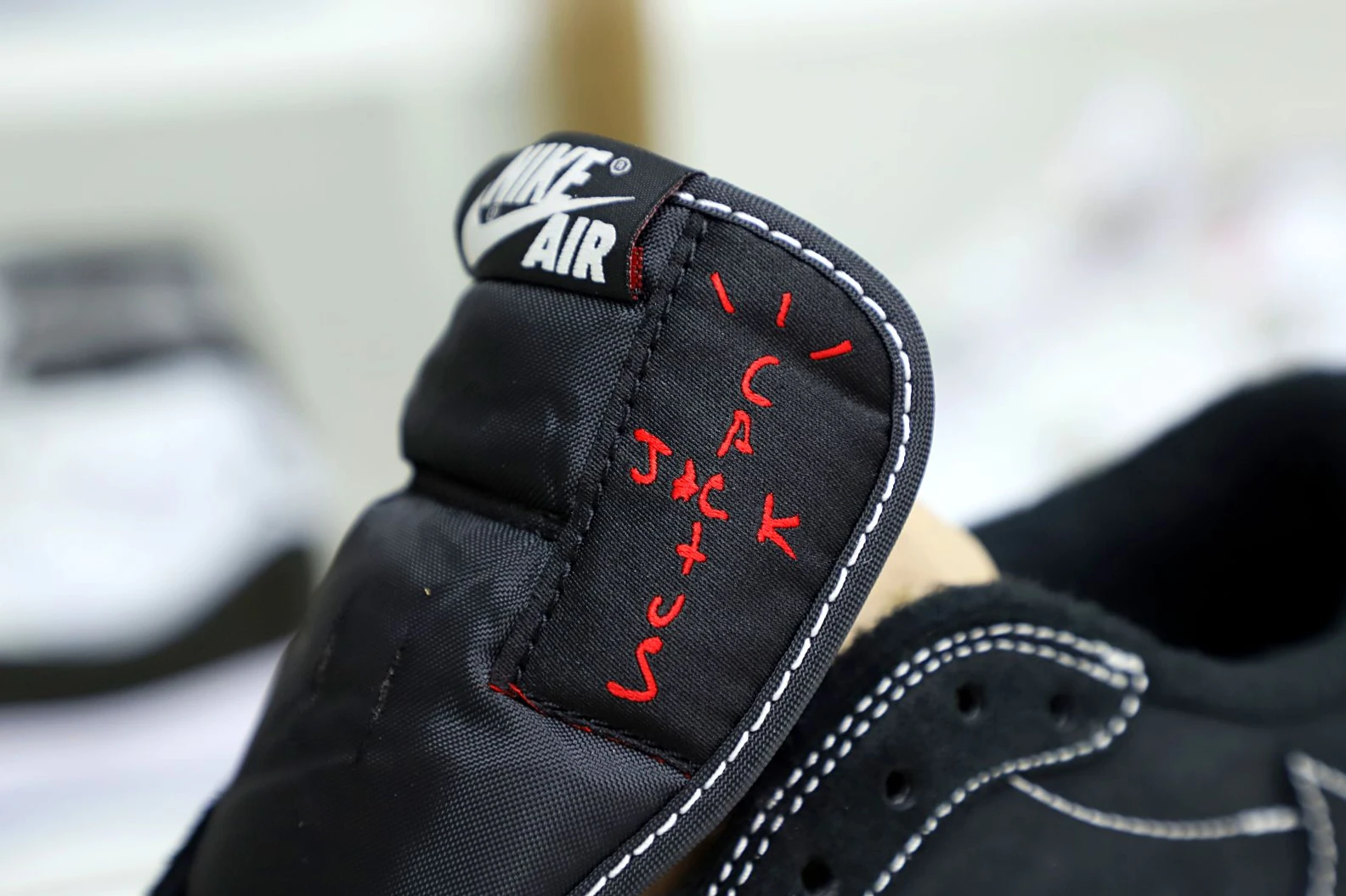ModernLook Kimikick TRAVIS SCOTT X NIKE AIR JORDAN 1 LOW OG “BLACK PHANTOM” 3508