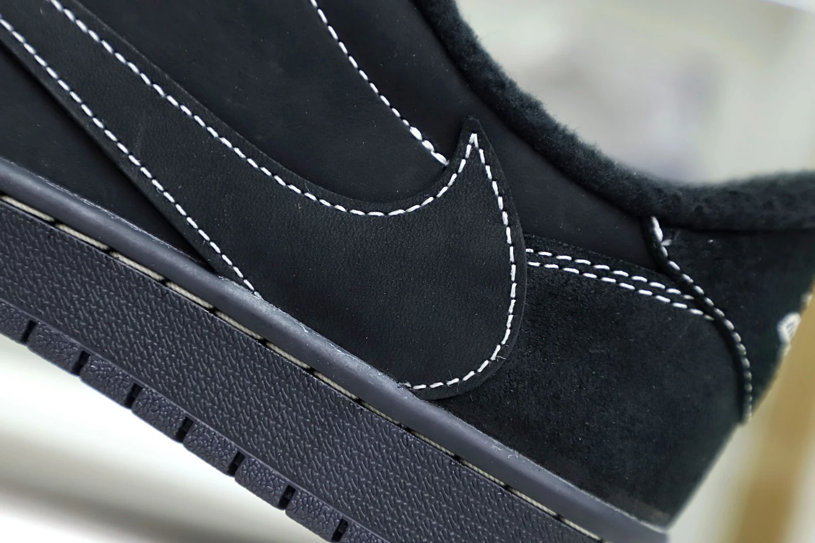 ModernLook Kimikick TRAVIS SCOTT X NIKE AIR JORDAN 1 LOW OG “BLACK PHANTOM” 3508