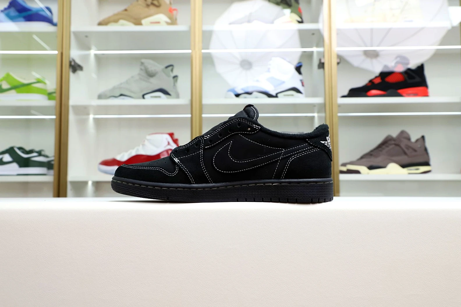 ModernLook Kimikick TRAVIS SCOTT X NIKE AIR JORDAN 1 LOW OG “BLACK PHANTOM” 3508