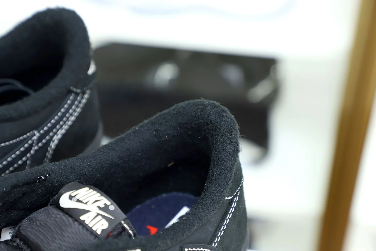 ModernLook Kimikick TRAVIS SCOTT X NIKE AIR JORDAN 1 LOW OG “BLACK PHANTOM” 3508
