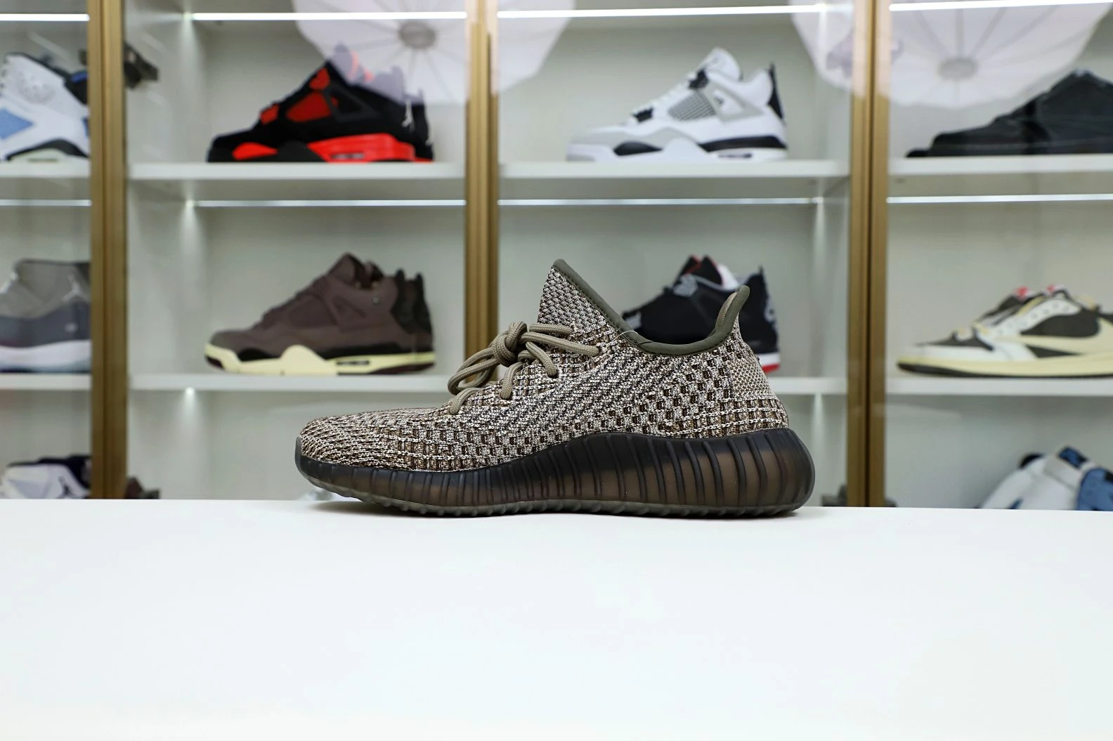 ModernLook Kimikick YEEZY BOOST 350 V2 'ASH STONE' 77