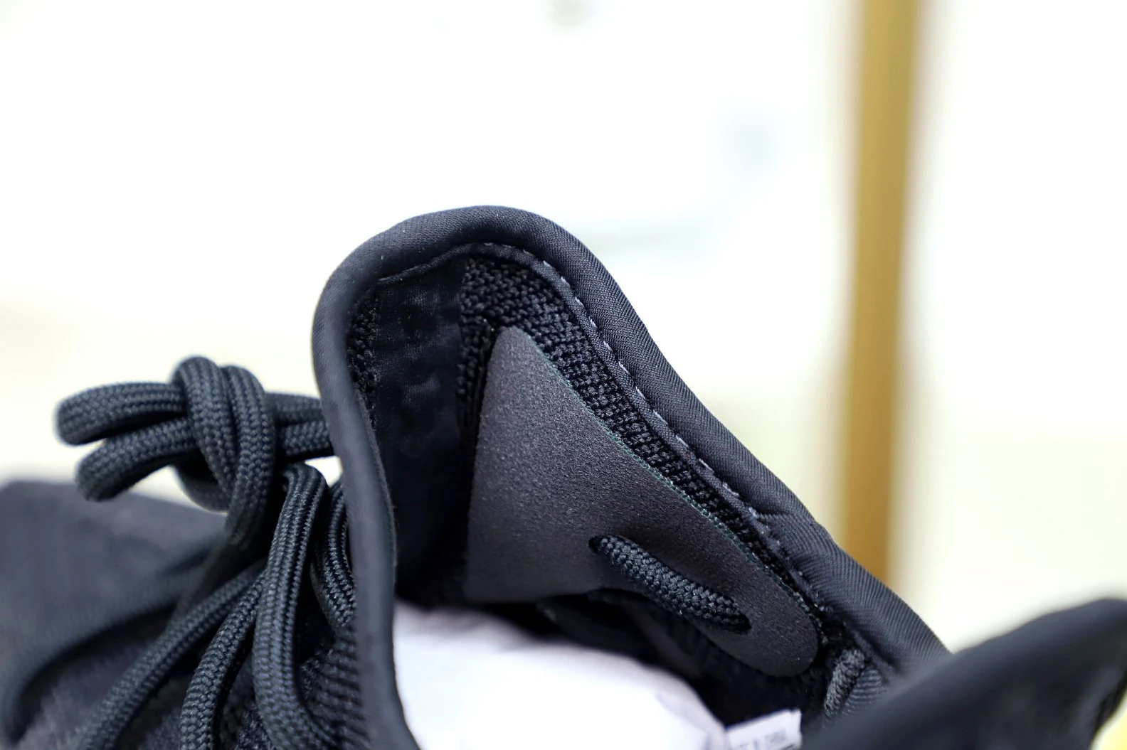 ModernLook Kimikick YEEZY BOOST 350 V2 ONYX 66