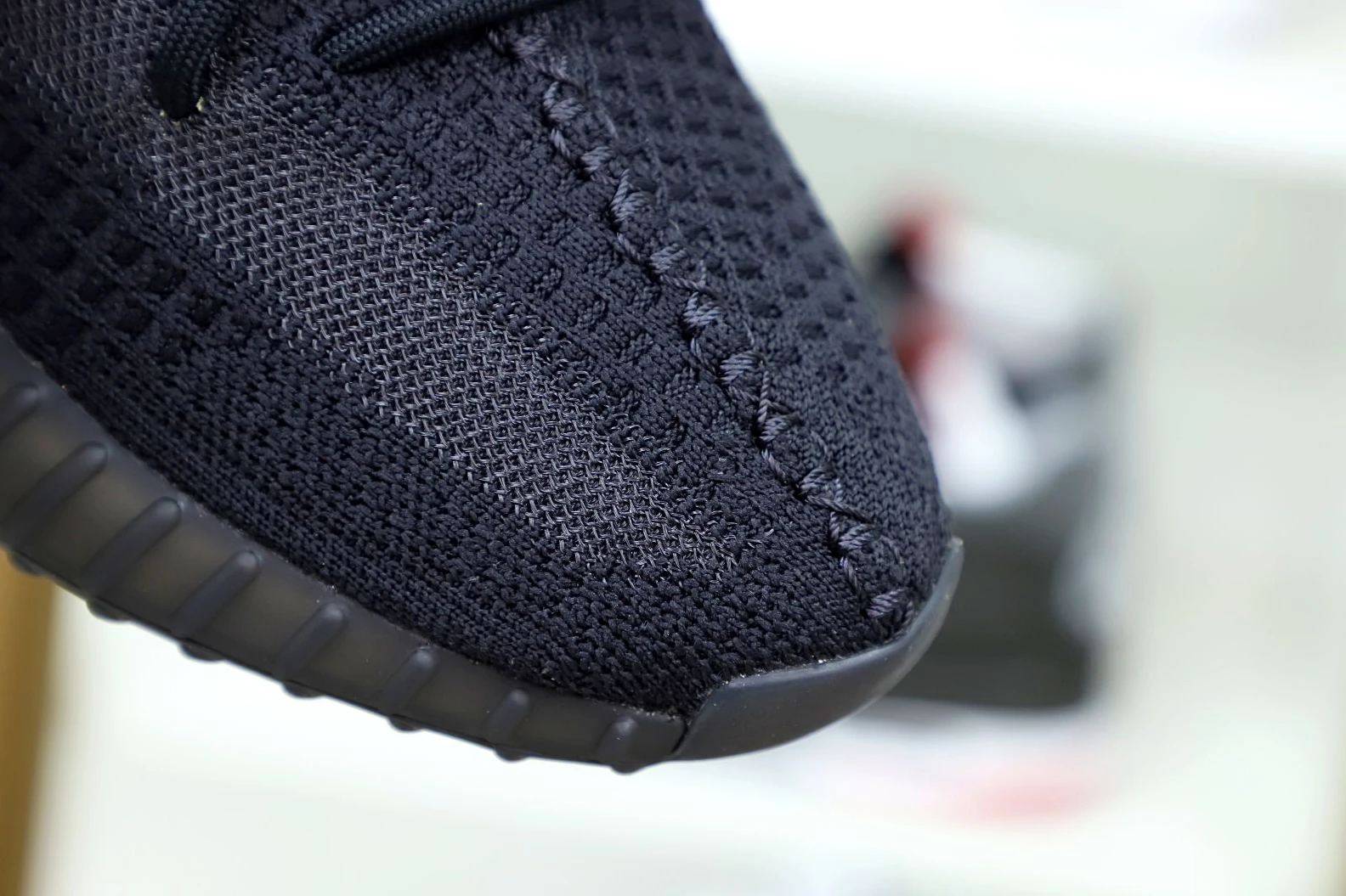 ModernLook Kimikick YEEZY BOOST 350 V2 ONYX 66