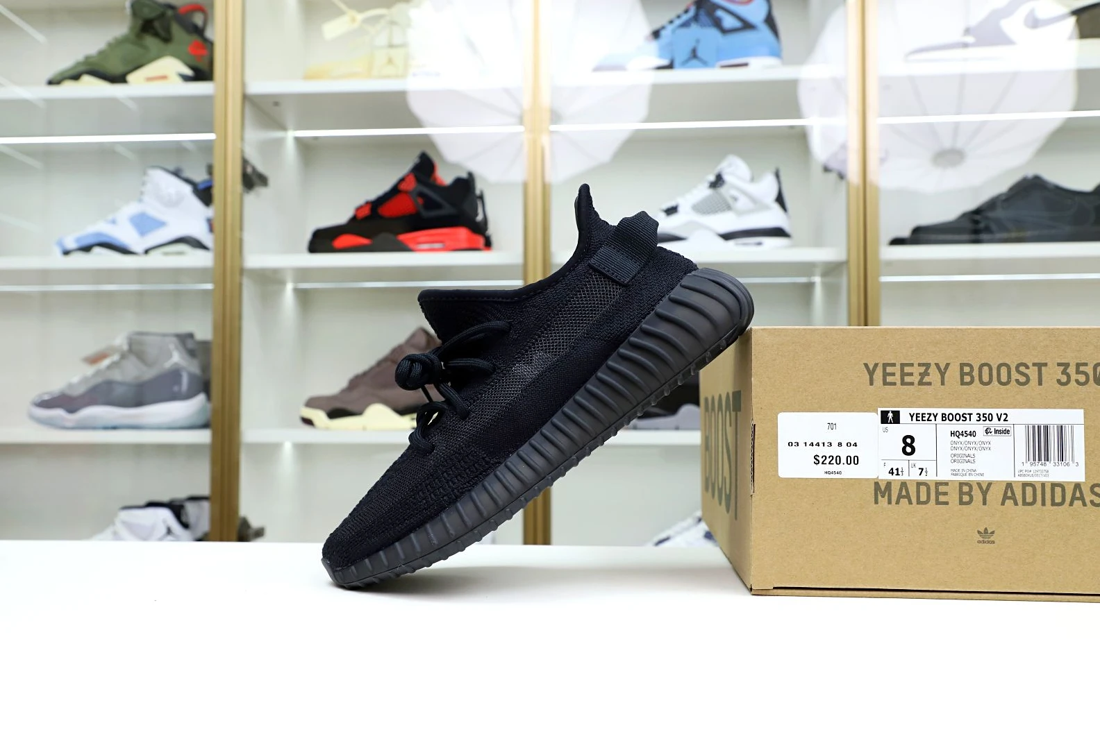 ModernLook Kimikick YEEZY BOOST 350 V2 ONYX 66