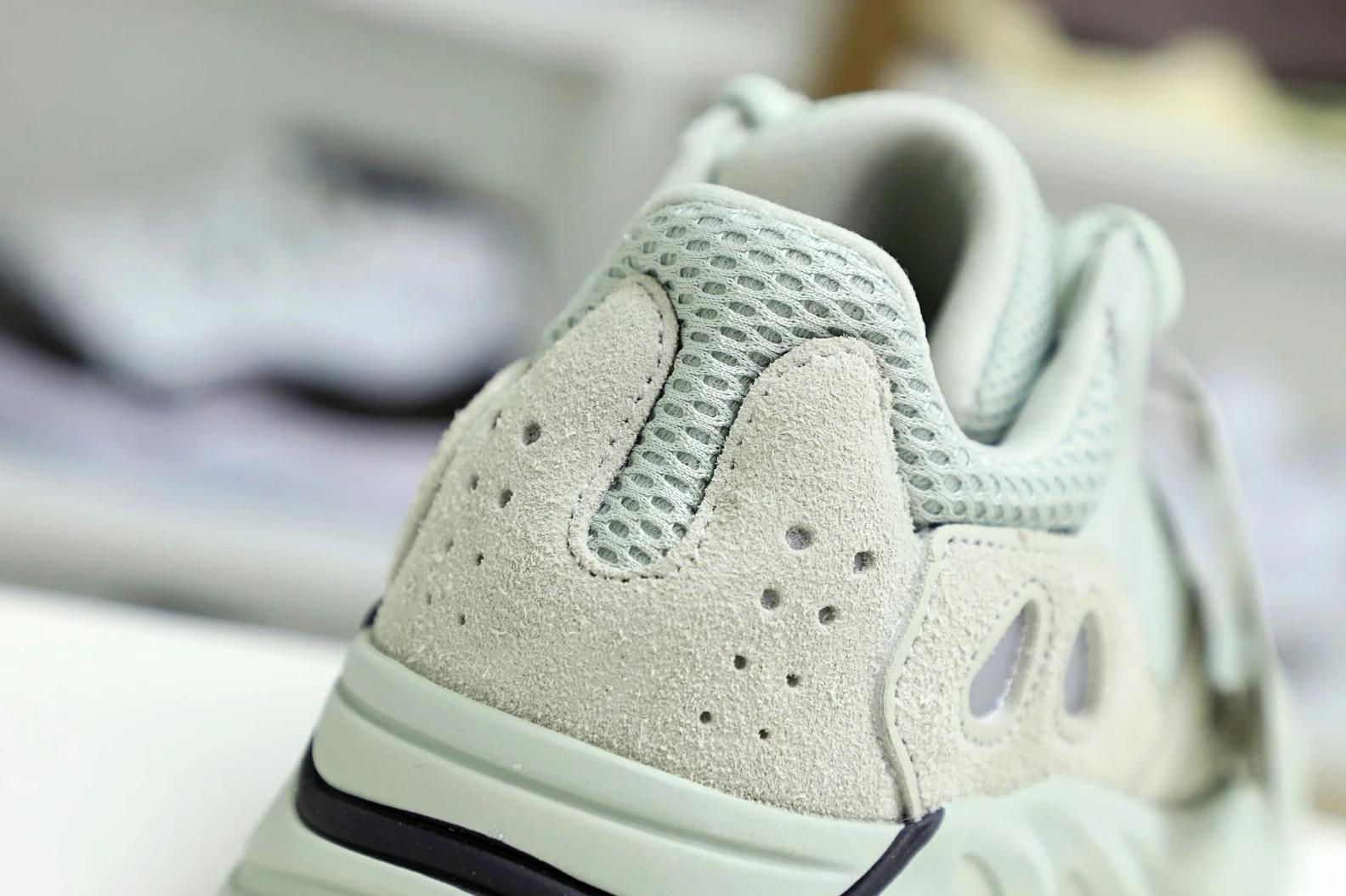 ModernLook Kimikick YEEZY BOOST 700 SALT 61