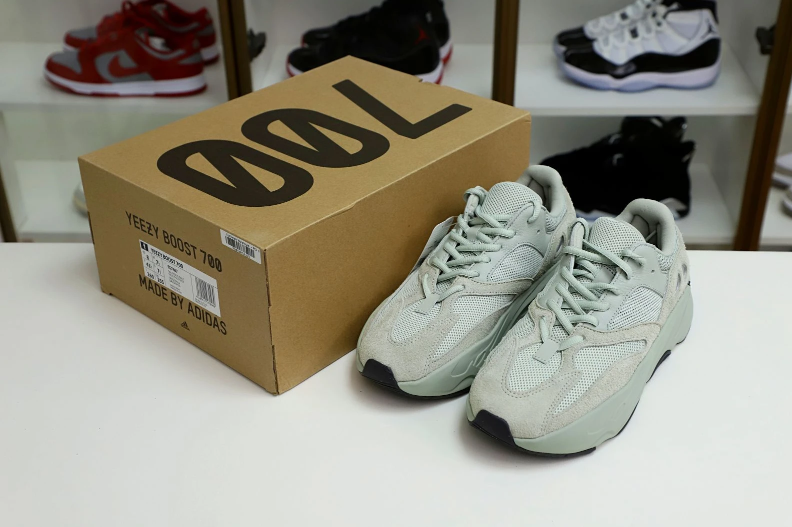 ModernLook Kimikick YEEZY BOOST 700 SALT 61