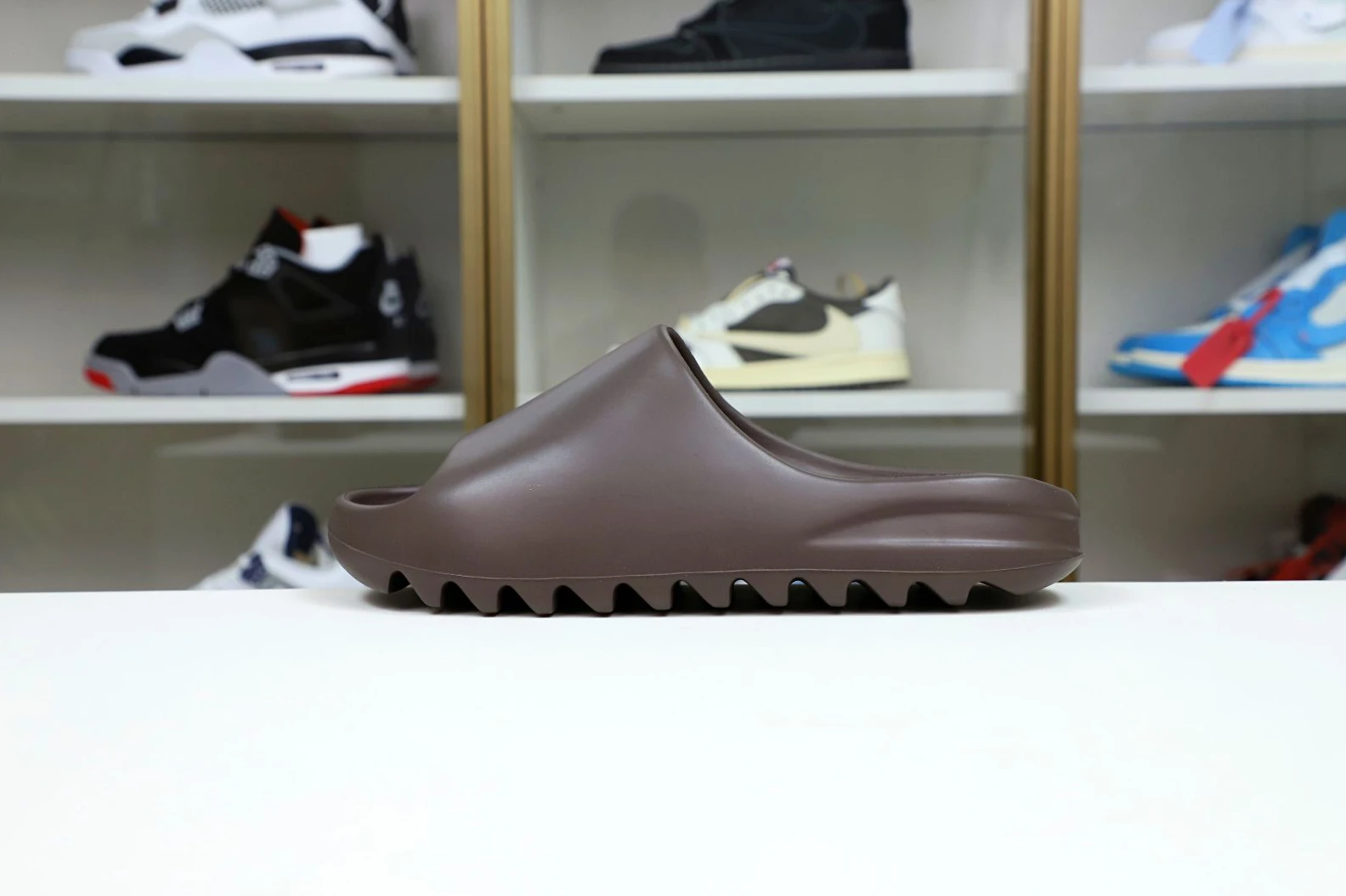 ModernLook Kimikick YEEZY SLIDES G 64