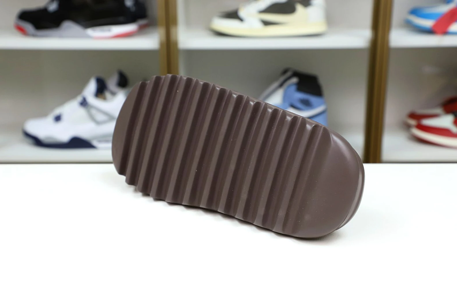 ModernLook Kimikick YEEZY SLIDES G 64