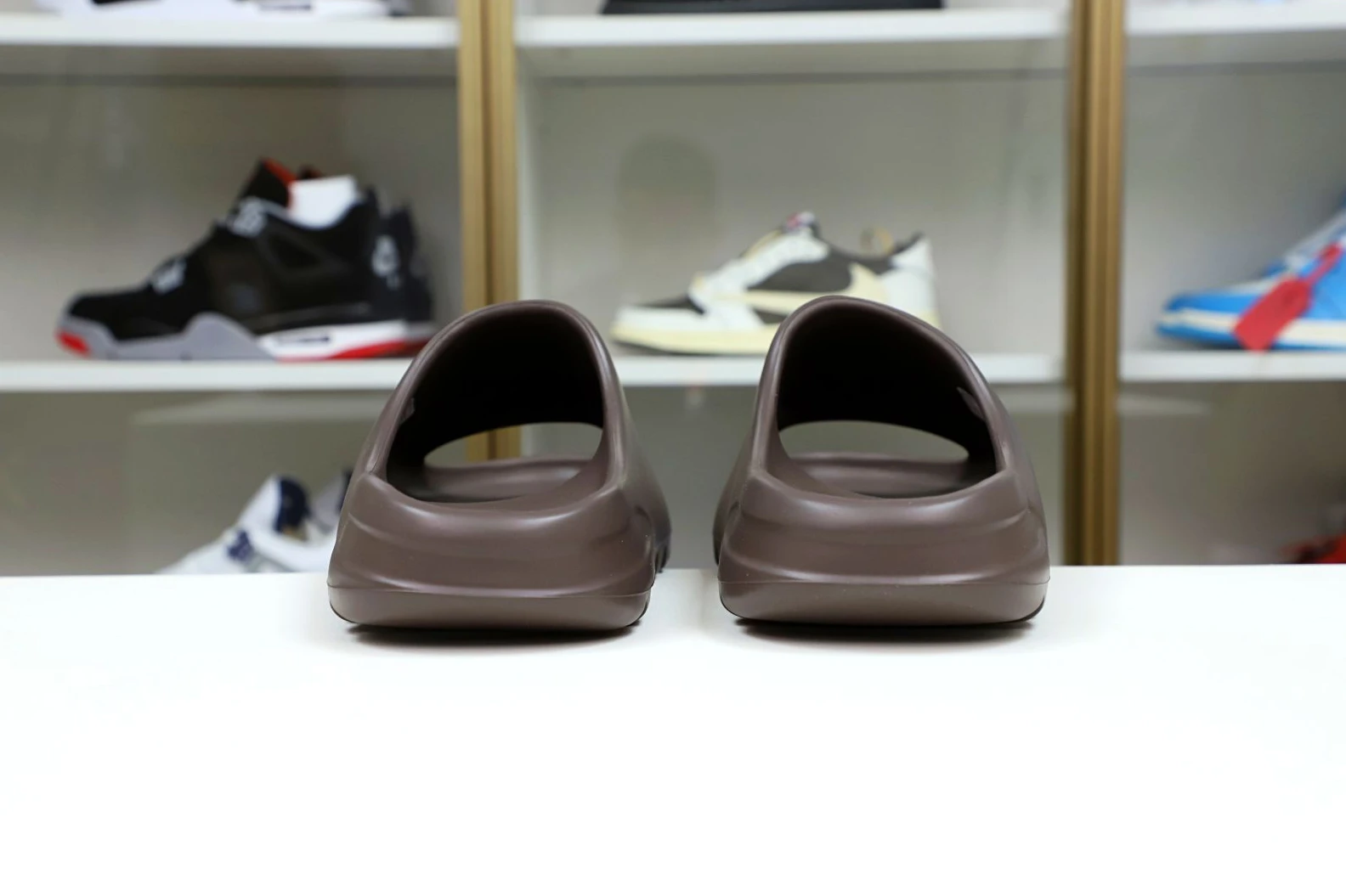 ModernLook Kimikick YEEZY SLIDES G 64