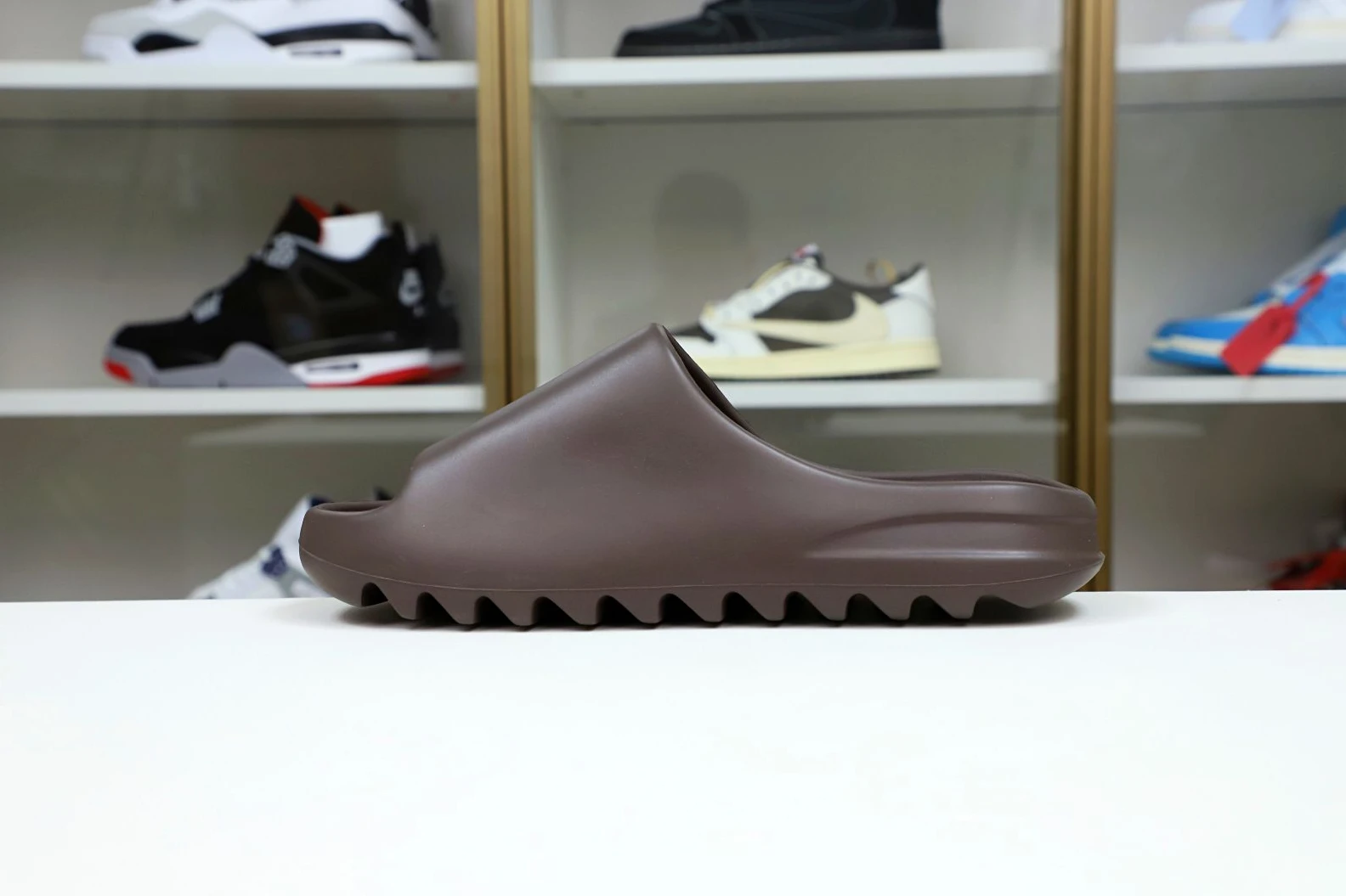 ModernLook Kimikick YEEZY SLIDES G 64