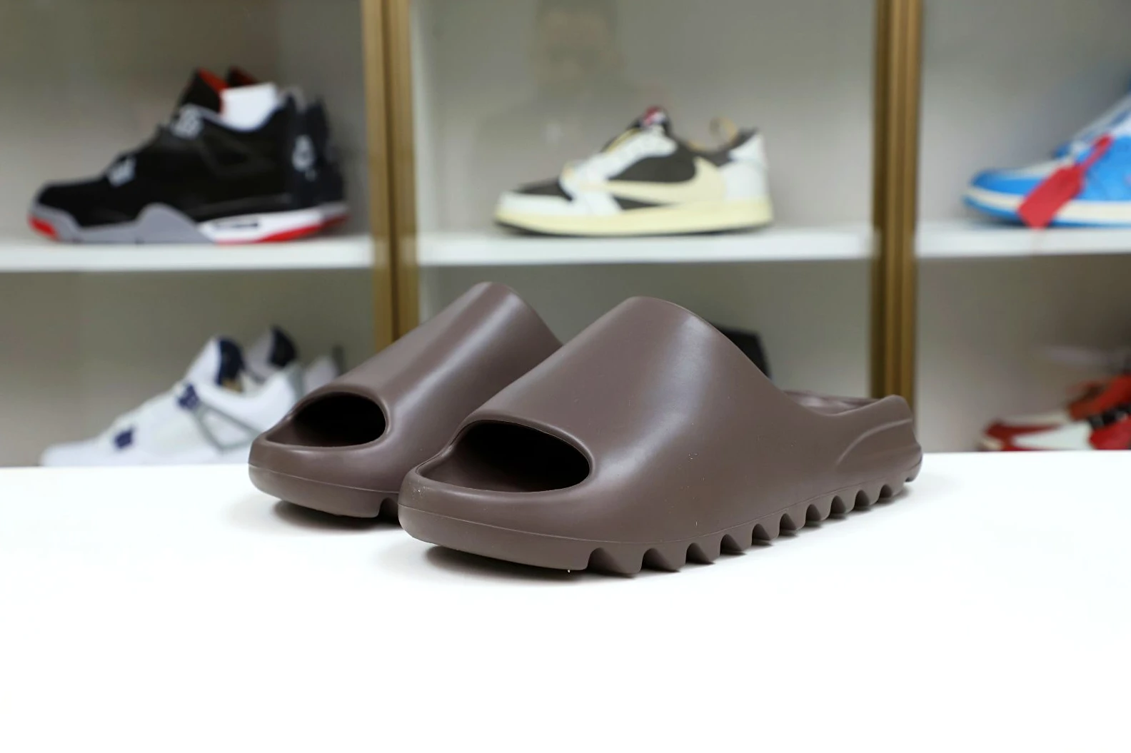 ModernLook Kimikick YEEZY SLIDES G 64