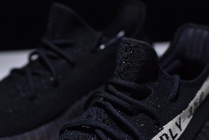 ModernLook ad*s yeezy boost 350 v2 oreo white black by 256
