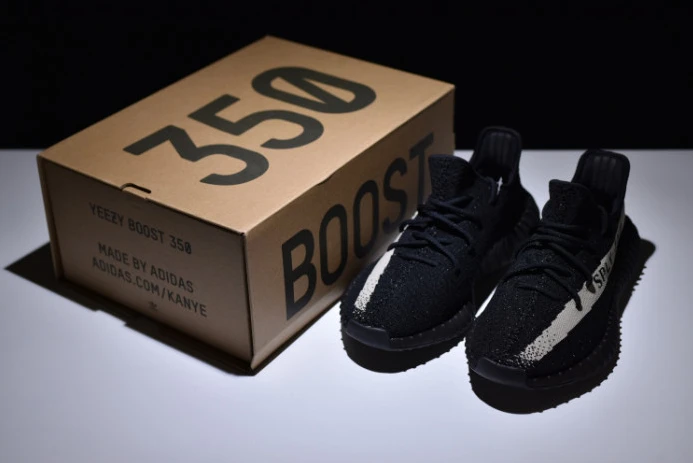 ModernLook ad*s yeezy boost 350 v2 oreo white black by 256