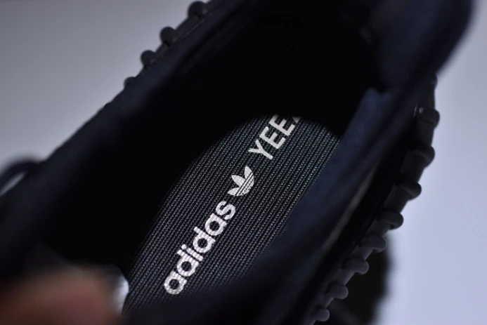 ModernLook ad*s yeezy boost 350 v2 oreo white black by 256