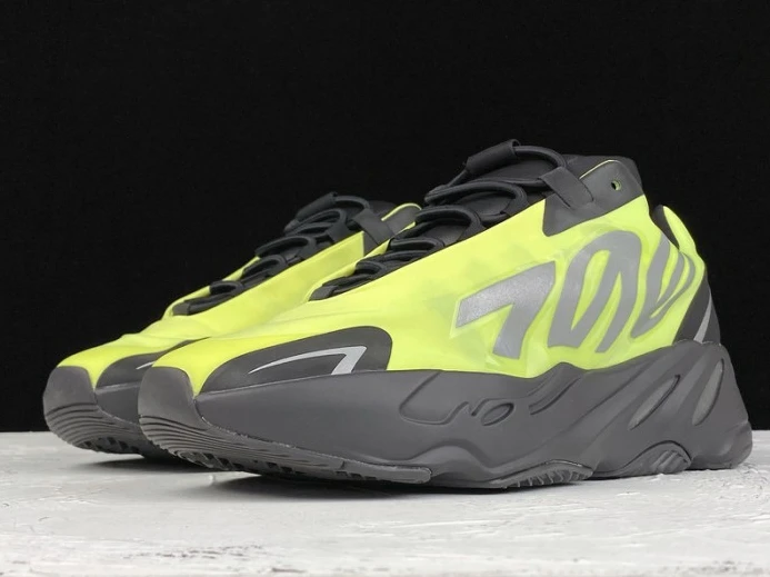 ModernLook ad*s yeezy boost 700 mnvn phosphor fy 192