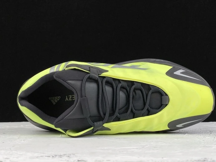 ModernLook ad*s yeezy boost 700 mnvn phosphor fy 192