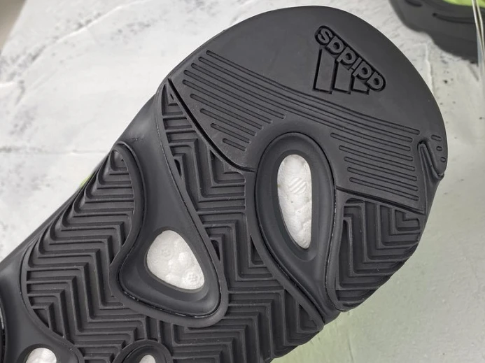 ModernLook ad*s yeezy boost 700 mnvn phosphor fy 192