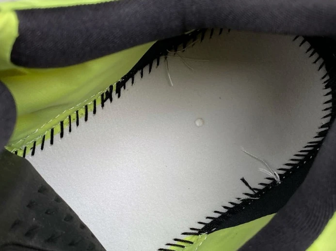 ModernLook ad*s yeezy boost 700 mnvn phosphor fy 192