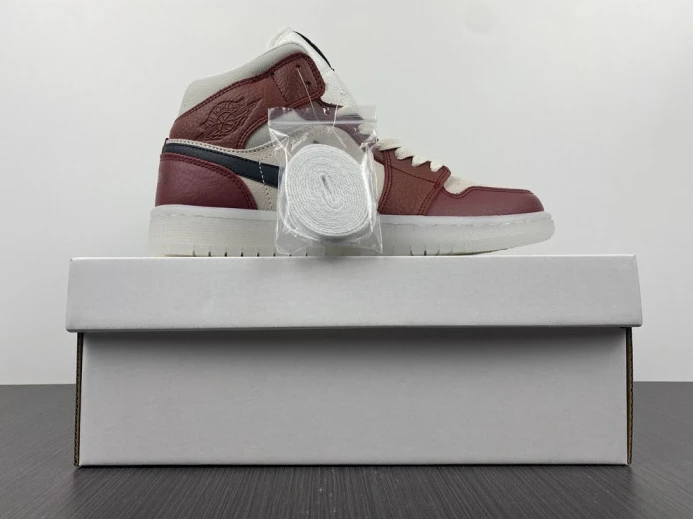 ModernLook air jordan 1 mid anti-gravity machines dm9601- 1662