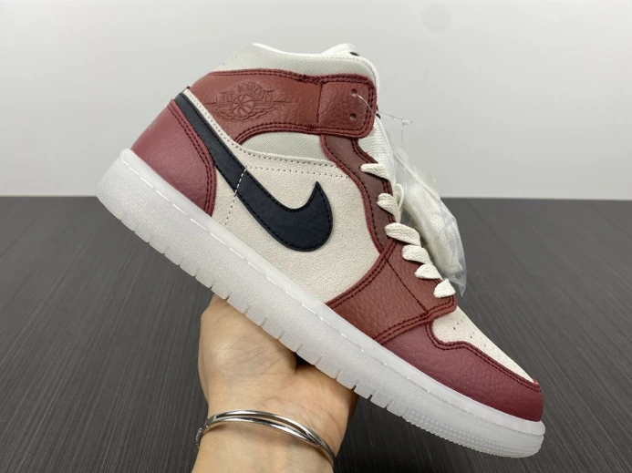 ModernLook air jordan 1 mid anti-gravity machines dm9601- 1662