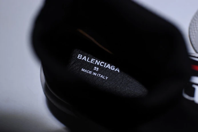 ModernLook logo speed trainer sneakers 2082