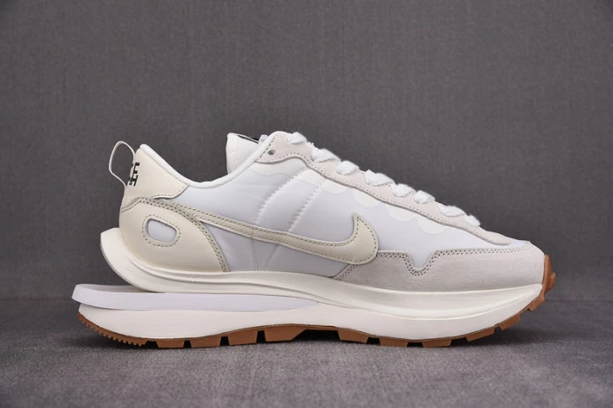 ModernLook nike vaporwaffle sacai sail gum dd1875- 3319