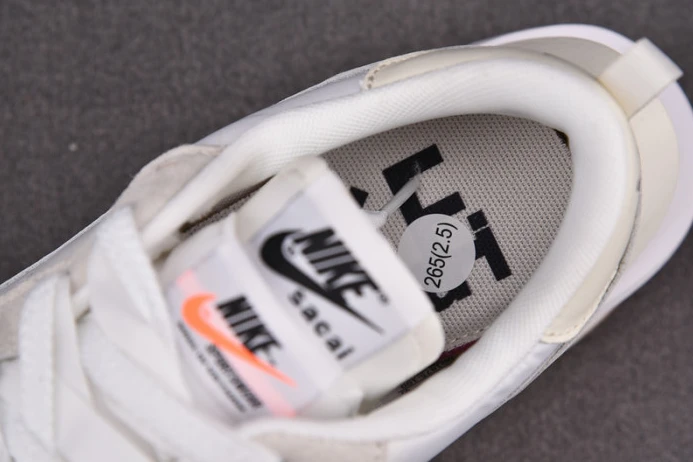 ModernLook nike vaporwaffle sacai sail gum dd1875- 3319