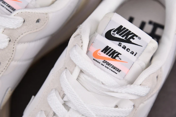ModernLook nike vaporwaffle sacai sail gum dd1875- 3319