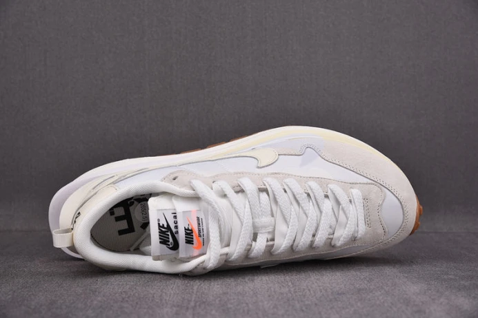 ModernLook nike vaporwaffle sacai sail gum dd1875- 3319