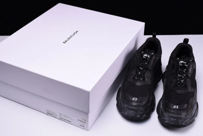 ModernLook triples trainer sneakers 2046