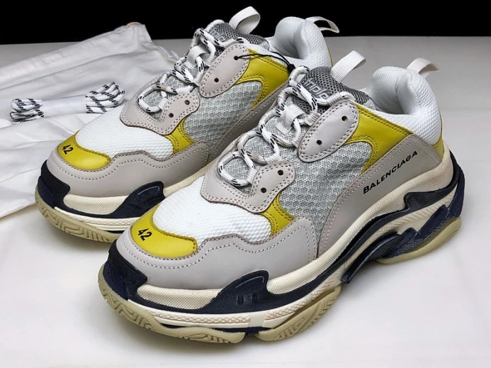 NewStyle BLCG Triple S DSM 483513-W06F1- 2539