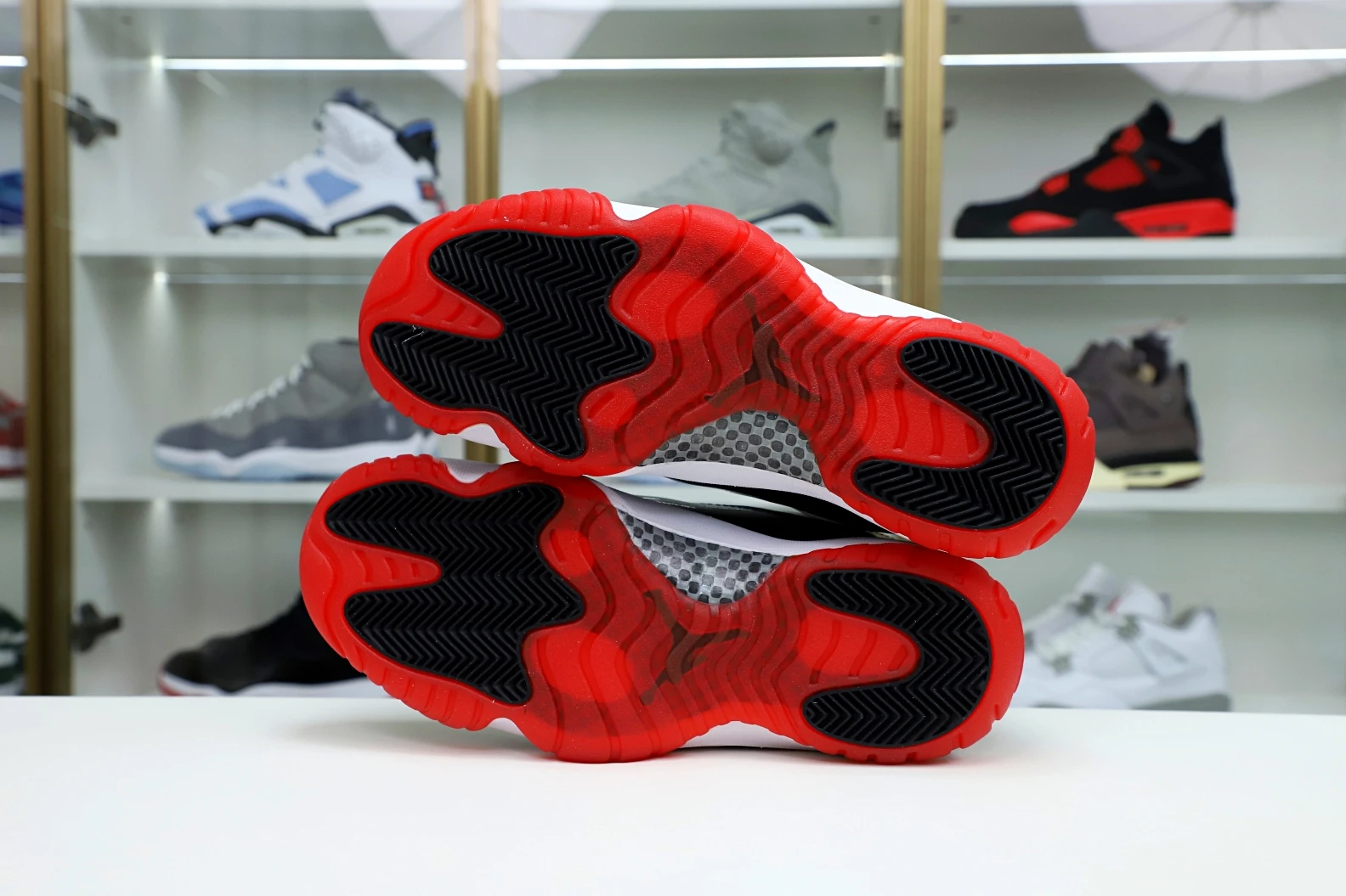NewStyle Kimikick AIR JORDAN 11 LOW WHITE BRED 1930