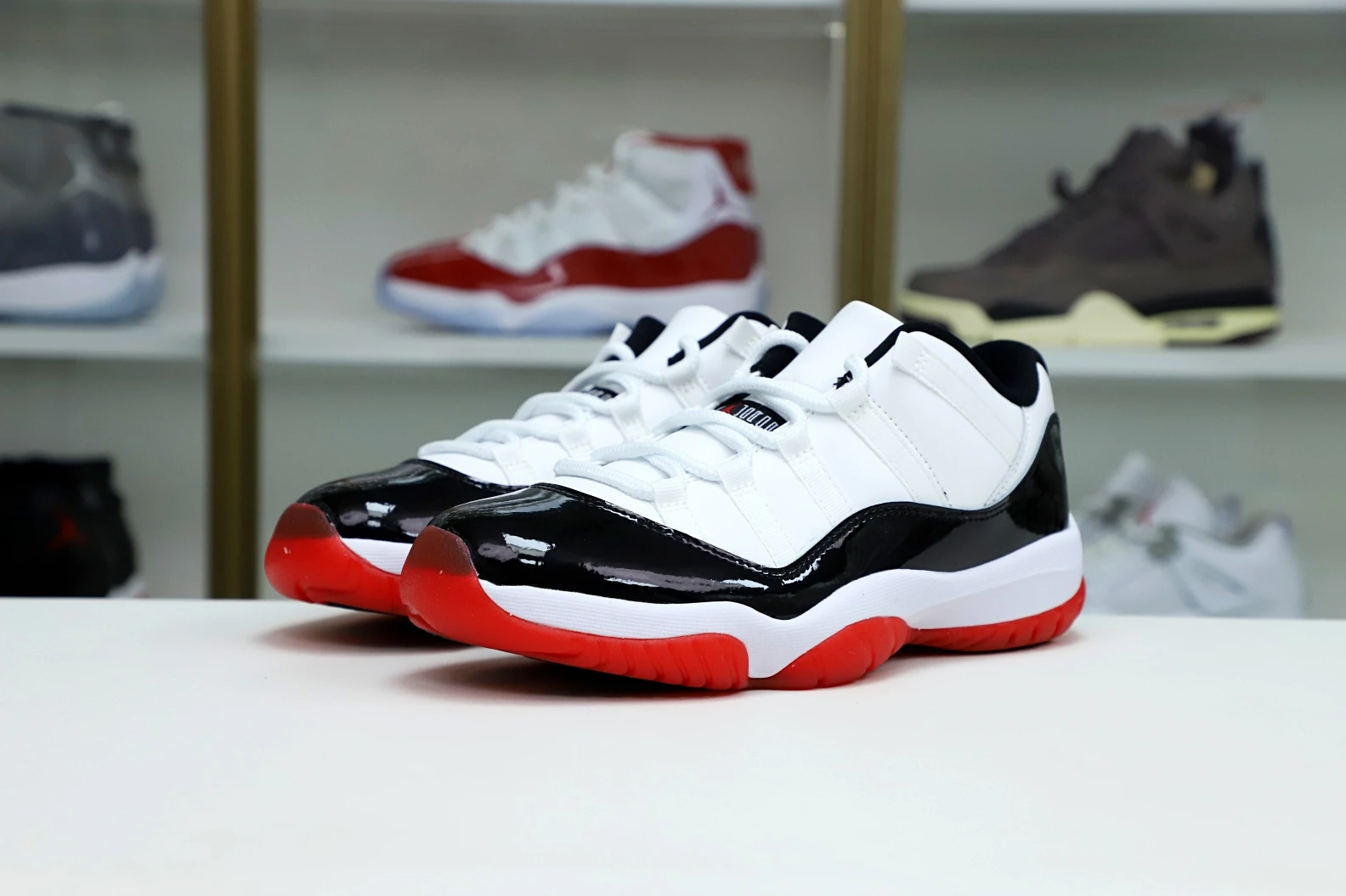 NewStyle Kimikick AIR JORDAN 11 LOW WHITE BRED 1930