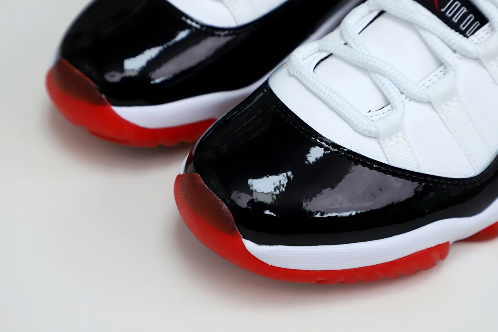 NewStyle Kimikick AIR JORDAN 11 LOW WHITE BRED 1930