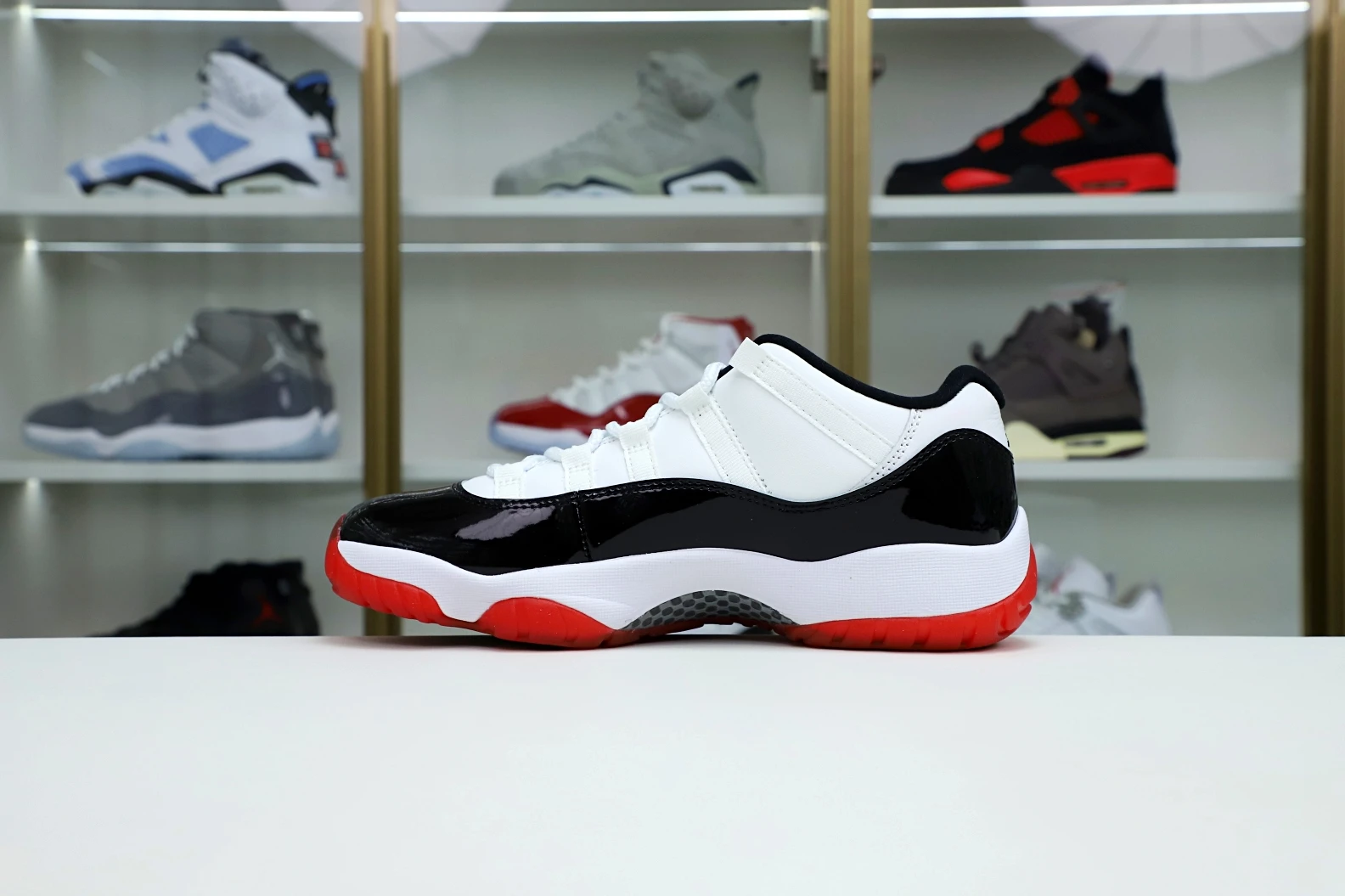 NewStyle Kimikick AIR JORDAN 11 LOW WHITE BRED 1930