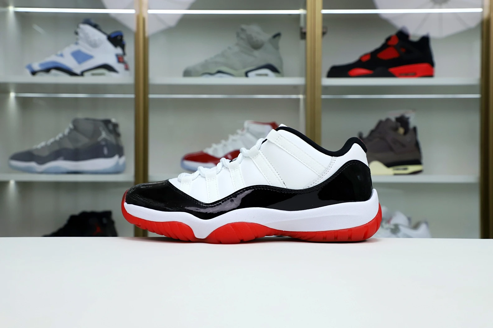 NewStyle Kimikick AIR JORDAN 11 LOW WHITE BRED 1930