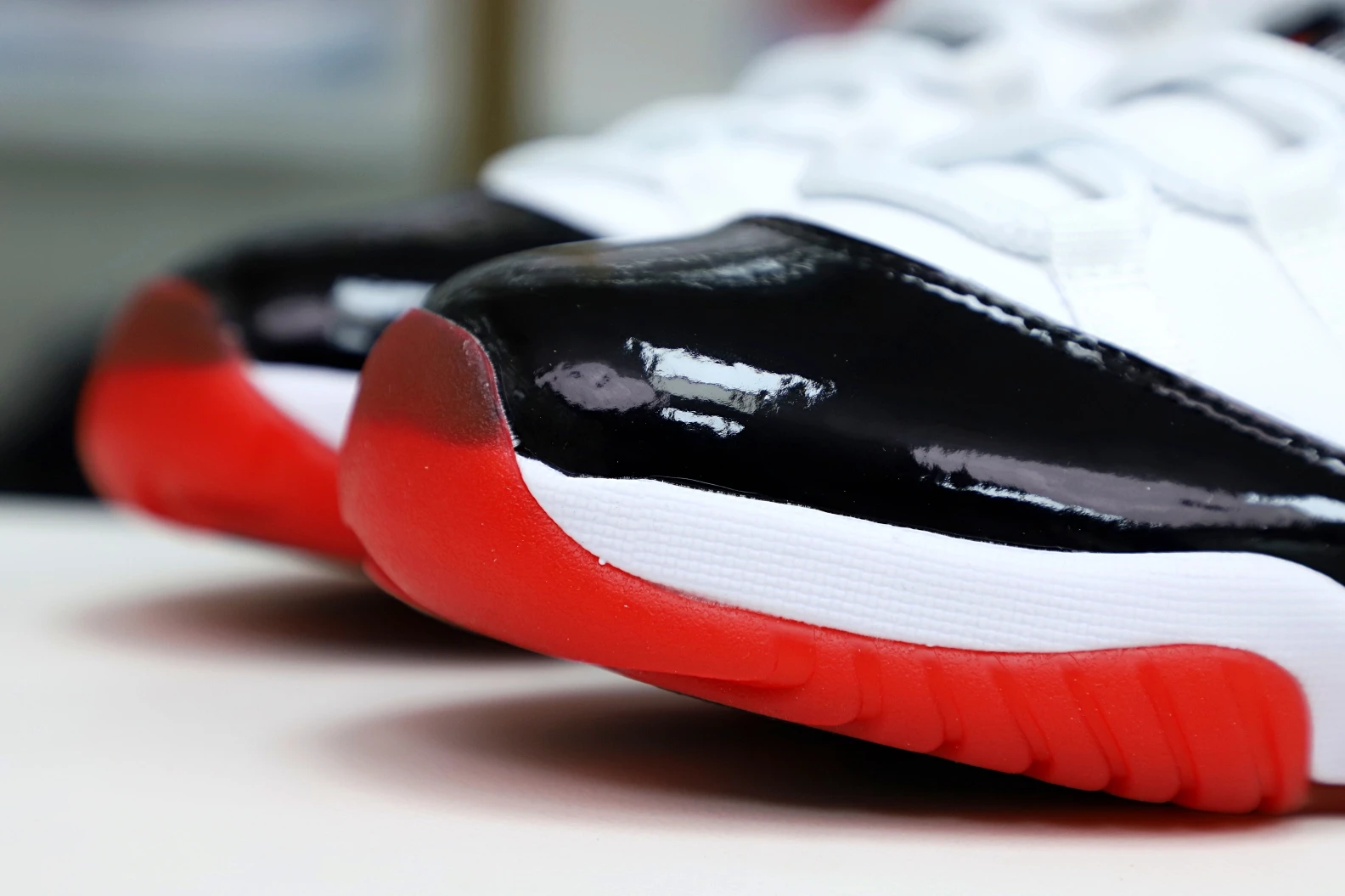 NewStyle Kimikick AIR JORDAN 11 LOW WHITE BRED 1930