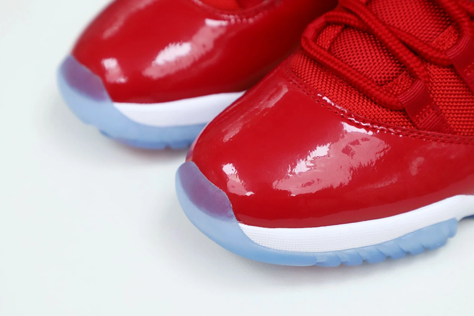 NewStyle Kimikick JORDAN 11 RETRO WIN LIKE 96 378037- 1994