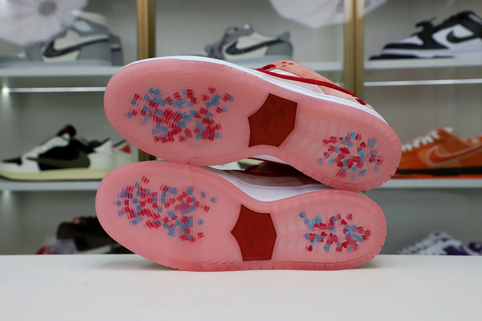 NewStyle Kimikick STRANGELOVE X DUNK LOW SB 'VALENTINE'S DAY' 3533