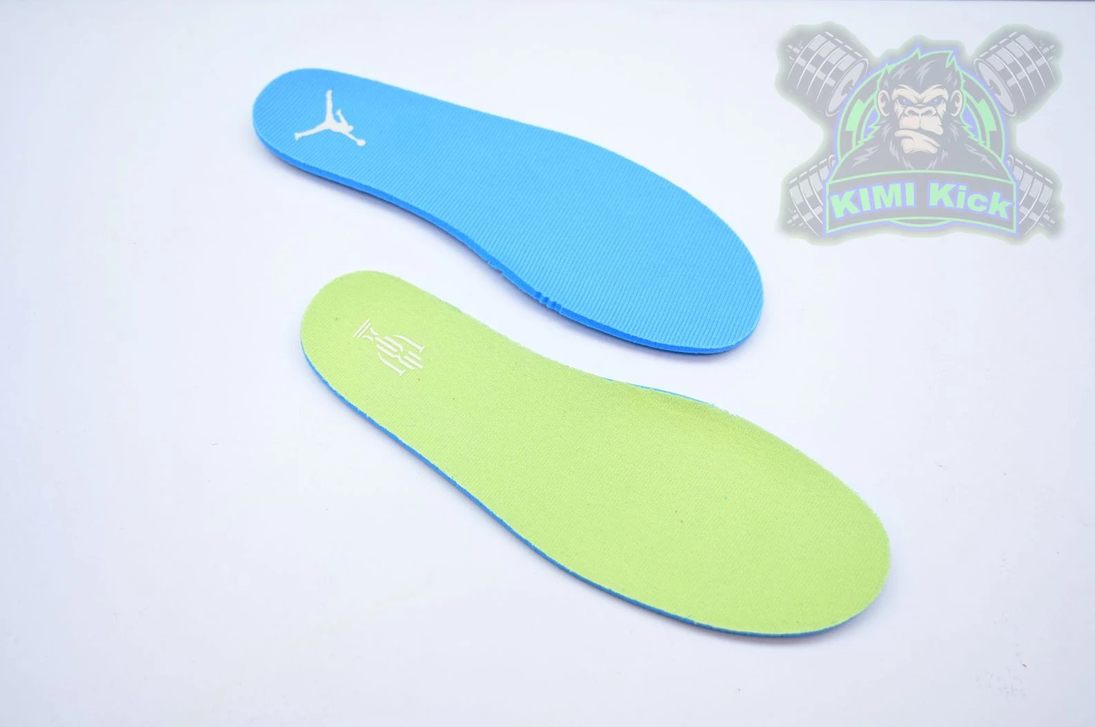 NewStyle Kimikick Trophy Room x Jordan Air Jordan 1 Low OG “Away” 1868