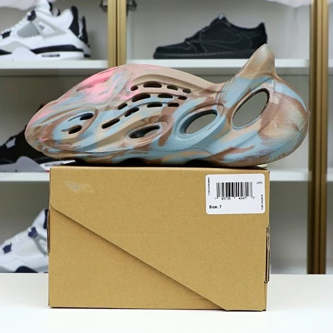 NewStyle Kimikick YEEZY FOAM RNNR MX SAND GREY 27